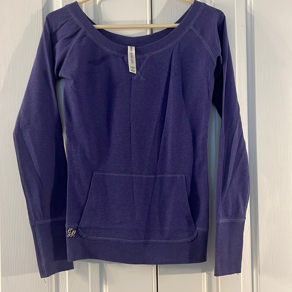 Lorna Jane purple top small